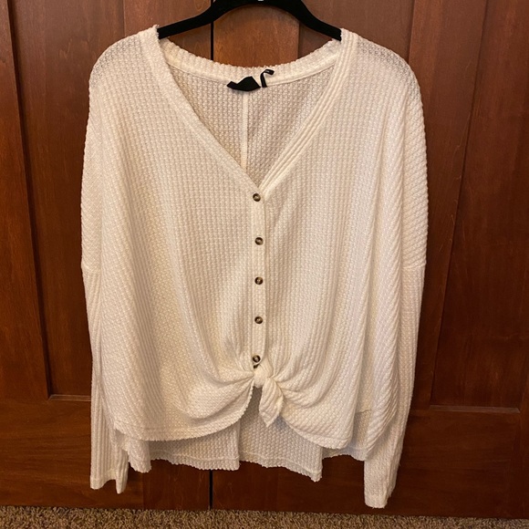 Urban Outfitters Tops - UO Henley Size Small BLOGGER FAVORITE